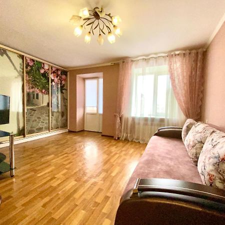 ЦЕНТР Полтавы, Современная 2-комнатная квартира Полтава Экстерьер фото